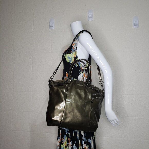 Coach 18627 Madison Pewter Patent Leather Lindsey - Picture 8 of 16